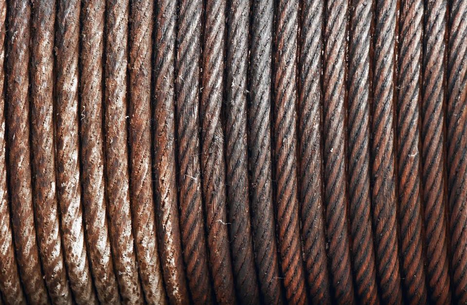 Choosing the right lubricant for wire ropes